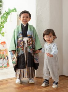七五三の兄弟で記念写真